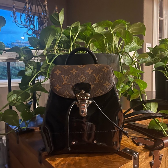 Authentic Louis Vuitton Hot Springs Patient Mini Vernice Leather Backpack - Picture 3 of 11